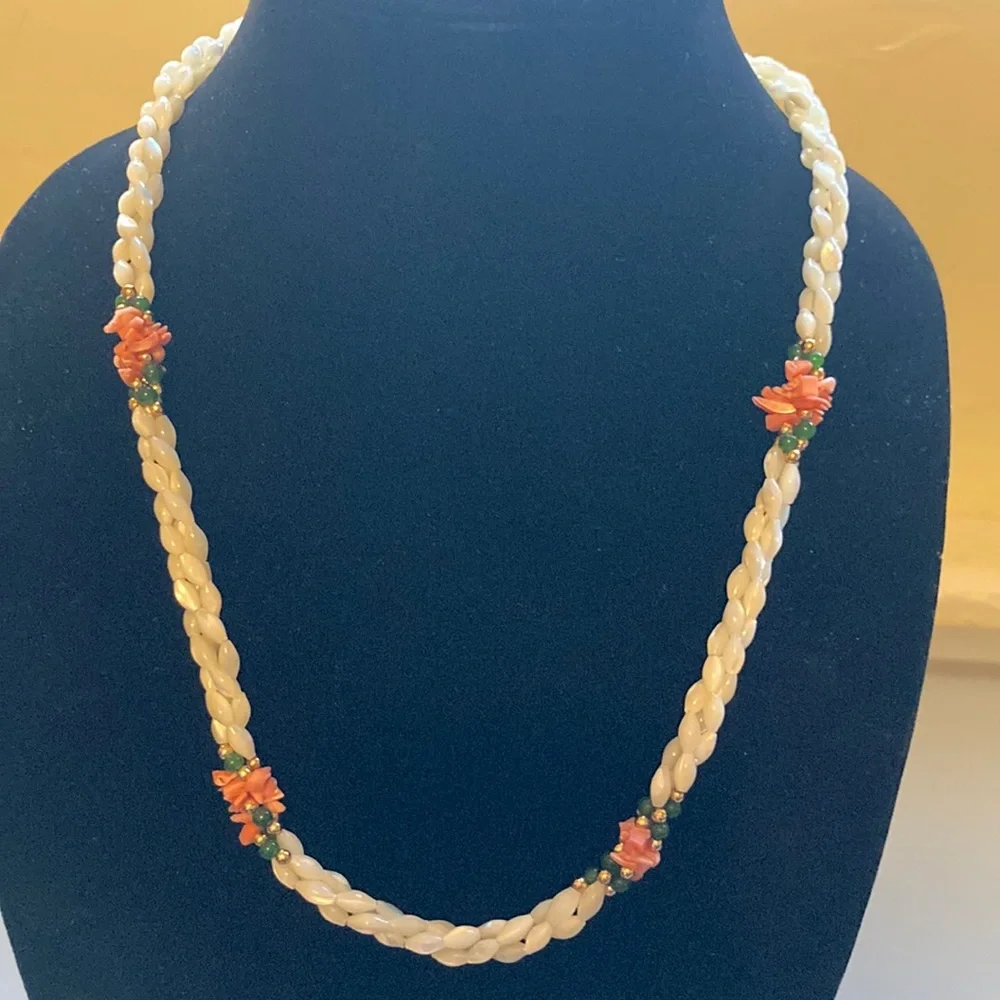 1980s MOP triple strand braided rice shell necklace w/coral chip& jade clusters